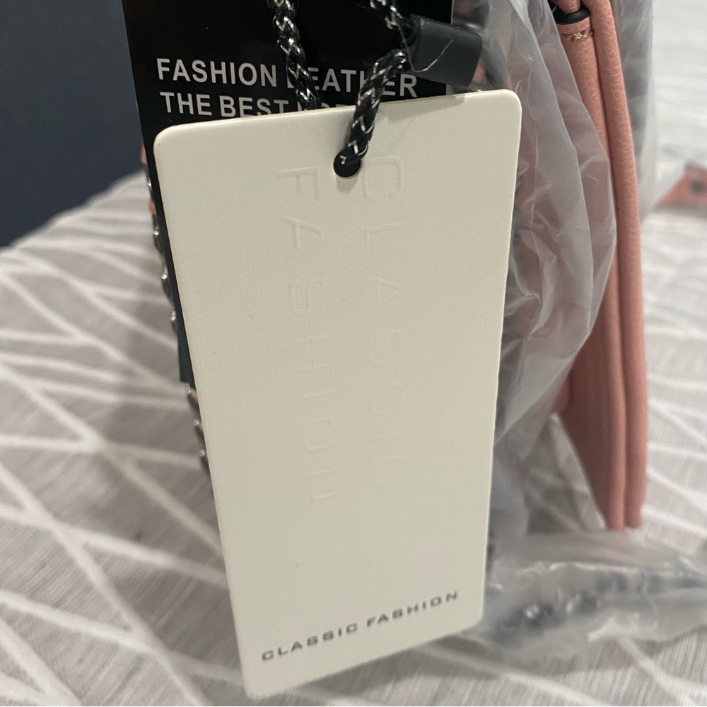 Fashion leather blush bag ad and wallet. - Picture 3 of 7